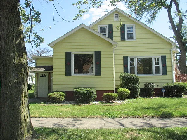 526 Engle St photo 1
