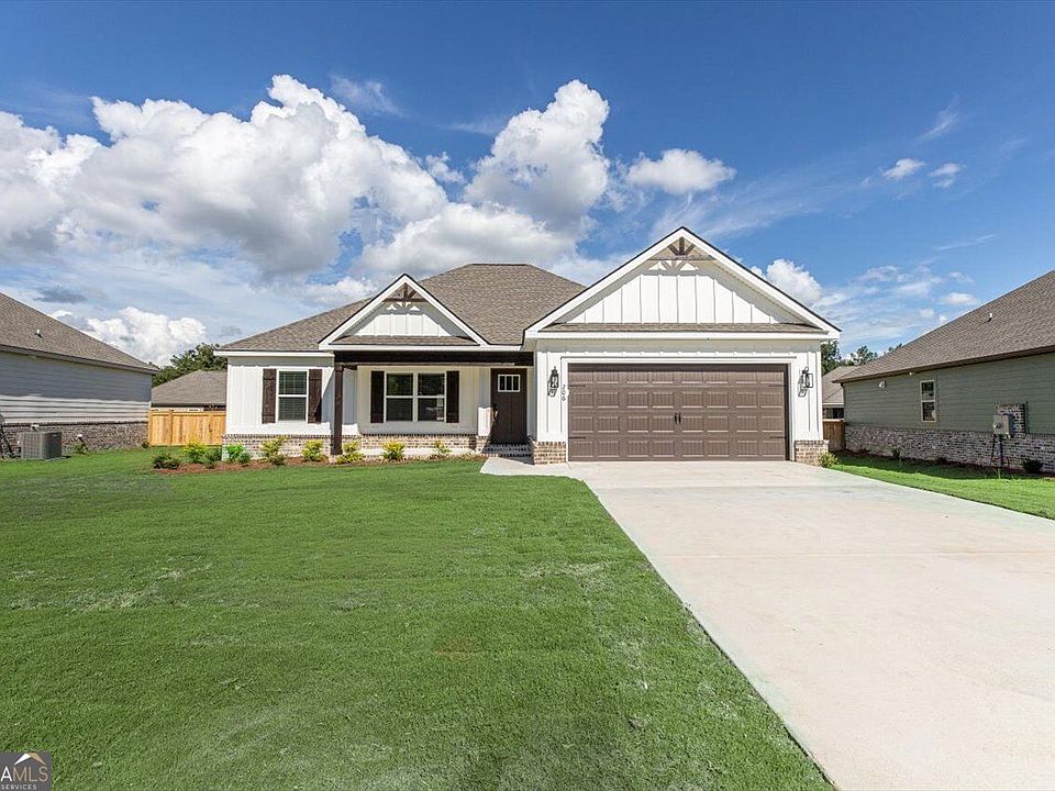 1st image of 206 Hampton Chase