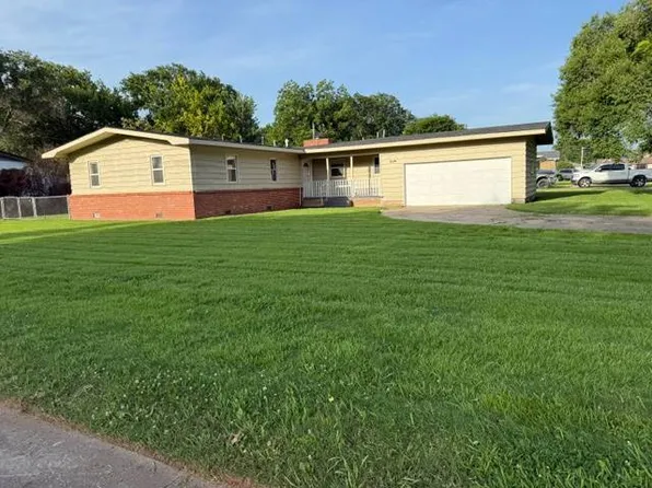 801 SE 11th St, Pryor, OK 74361