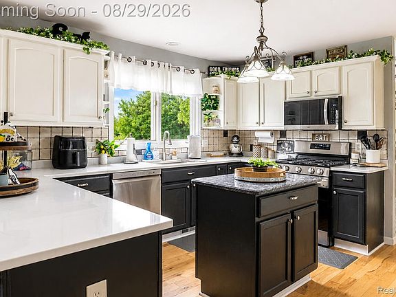 3rd image of 6837 Alta Dr
