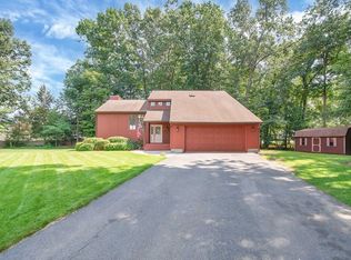 27 Bunker Cir, East Longmeadow, MA 01108