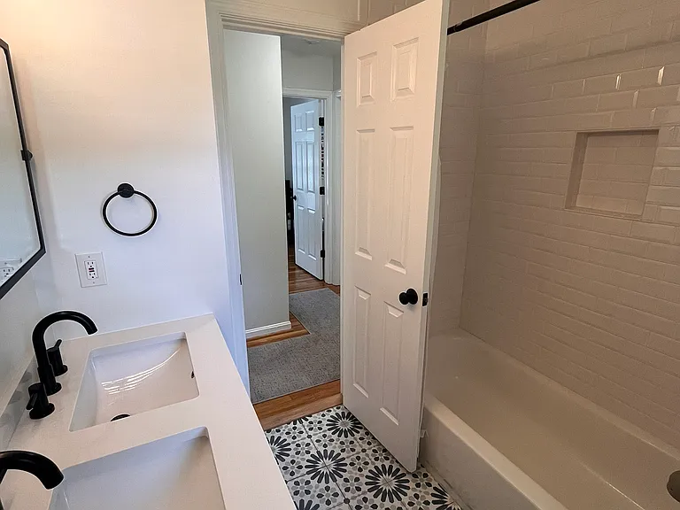8612 Yardley Dr — Photo 23