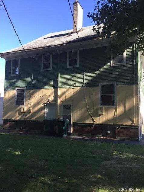 2nd image of 699 Plymouth Ave S