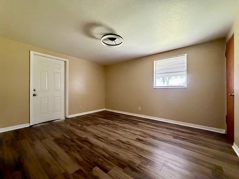 1809 Richter Ln — Photo 23