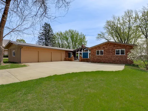 70 Valley Ln, Hastings, MN 55033