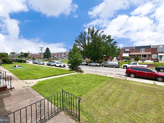 4th image of 2934 Unruh Ave