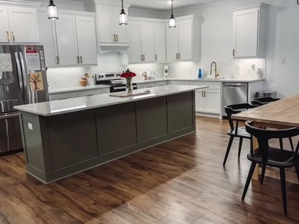 709 N Sharp St, Franklin, TX 77856