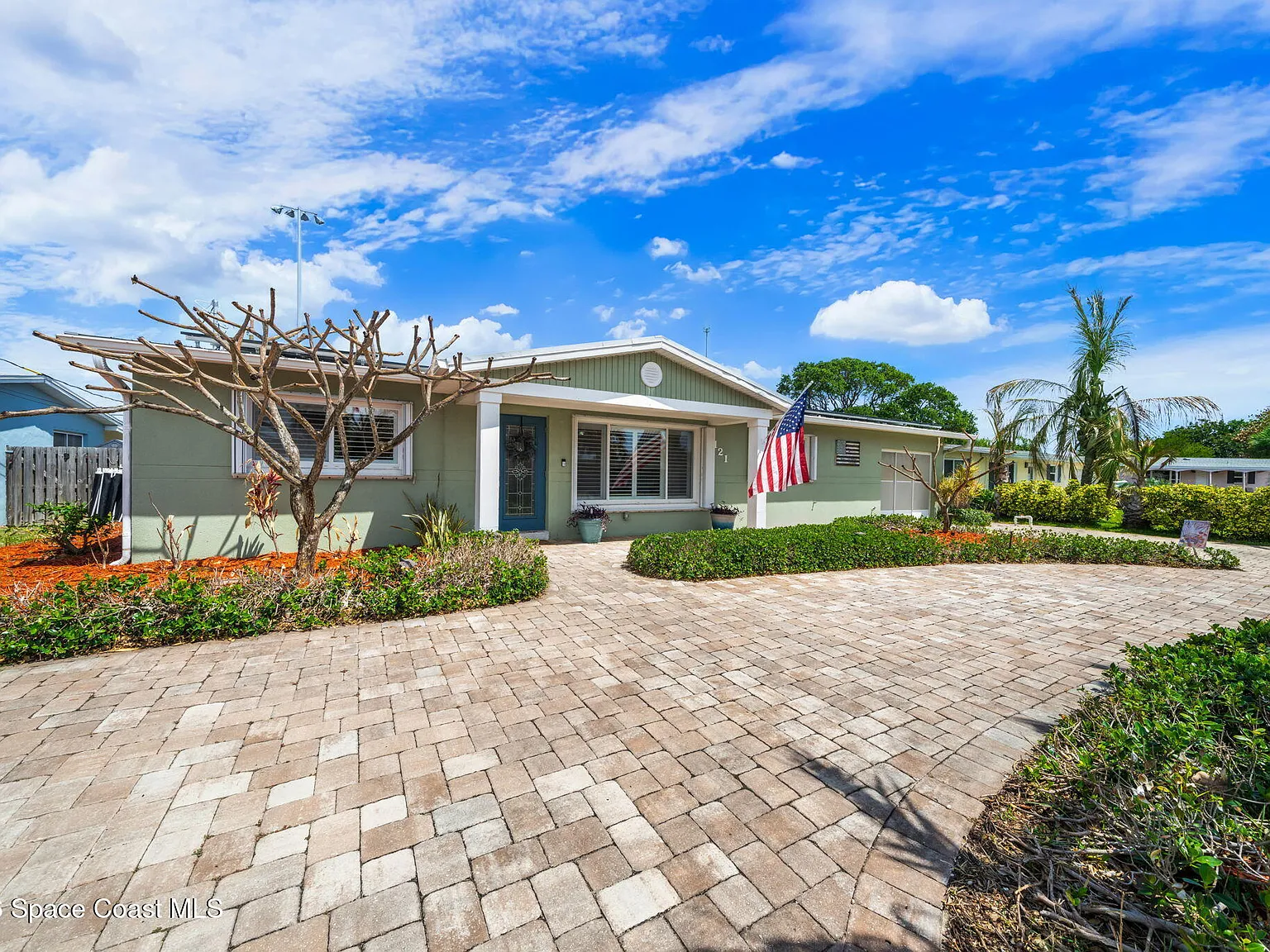 4 bed, 3.0 bath, 2160 sqft, $4,500 — Photo 1