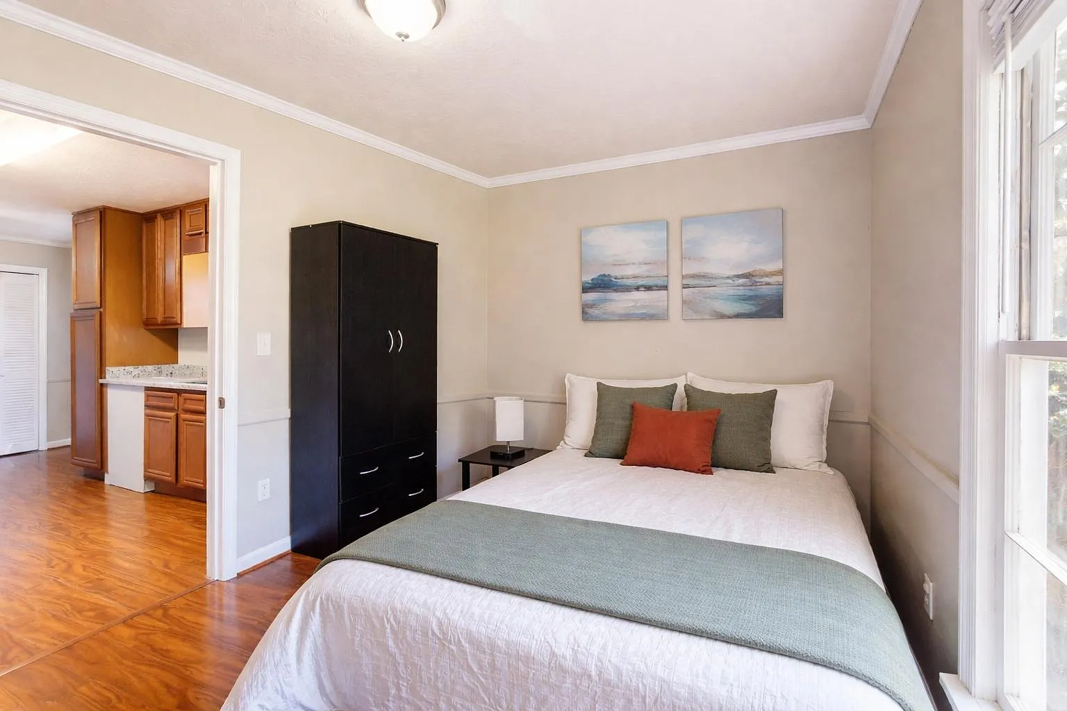 4 bed, 2.0 bath, 1356 sqft, $780 — Photo 1