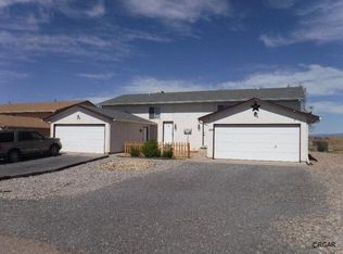 819-821 S Bellflower Dr, Pueblo, CO 81007