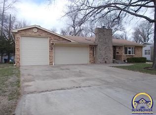 1726 SW Shunga Dr, Topeka, KS 66611