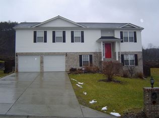 513 Diamond Dr, Hurricane, WV 25526