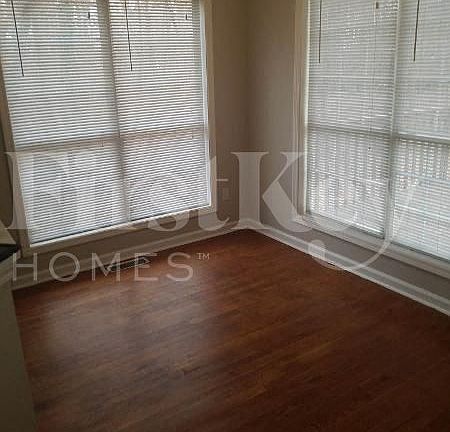 3rd image of 730 Prescott Way