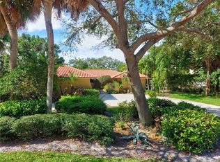 17 Middle Rd, Sewalls Pt, FL 34996