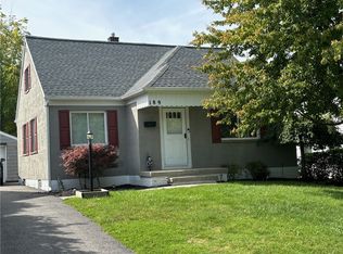 189 Parkview Ter, Rochester, NY 14617