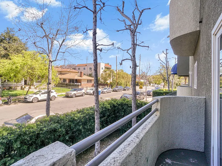 Highland Villa Apartments — Photo 46