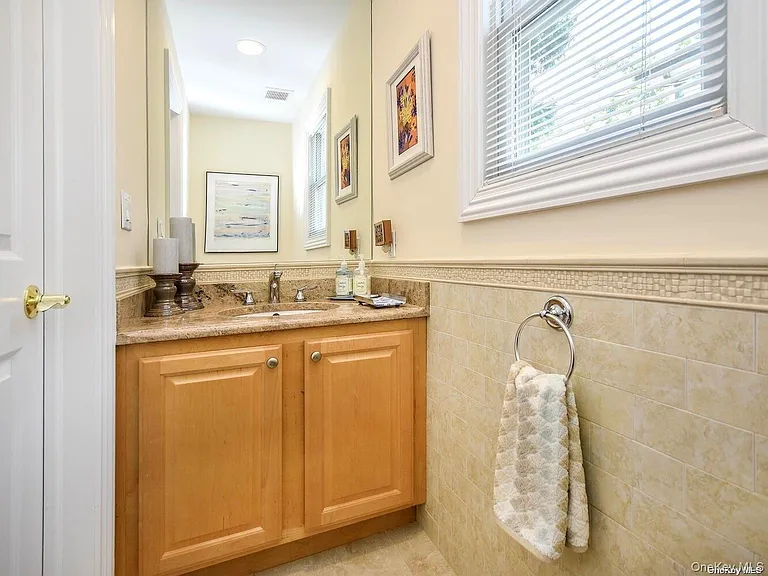 24 Sintsink Dr W — Photo 16