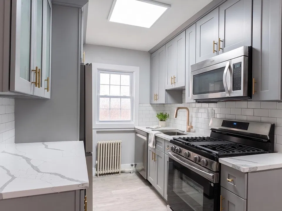 32 Kelly Pkwy #1