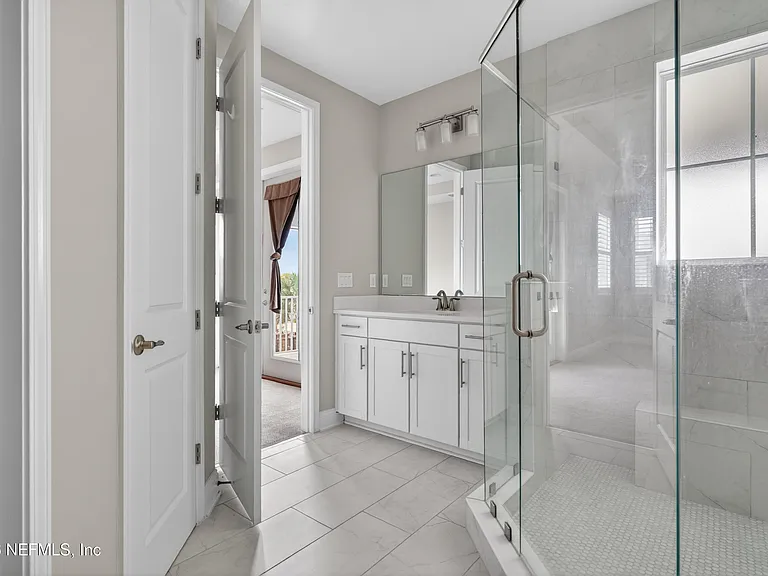 527 Marquesa Cir — Photo 24