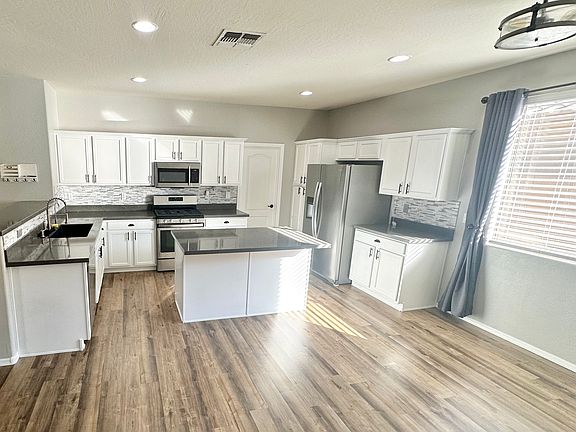 3rd image of 12916 W Glenrosa Dr
