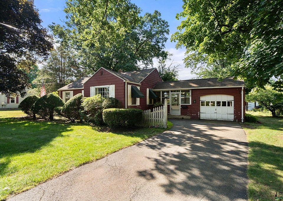 1st image of 69 Mohawk Dr
