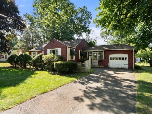 69 Mohawk Dr, Springfield, MA 01129