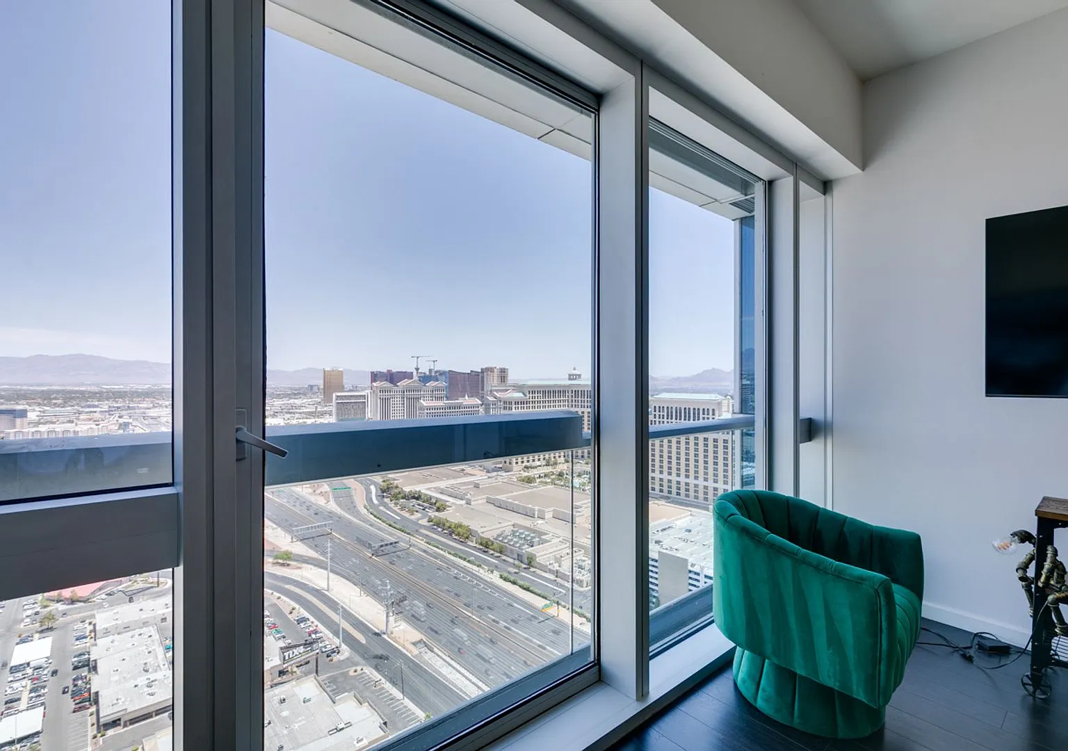 Luxury Furnished 2 Bed, 2 Bath Residence at The Martin with Strip & Mountain Views — Photo 1