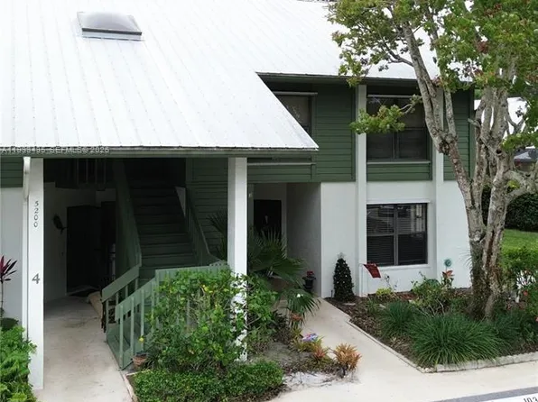 5200 SE Seascape Way APT 201, Stuart, FL 34997