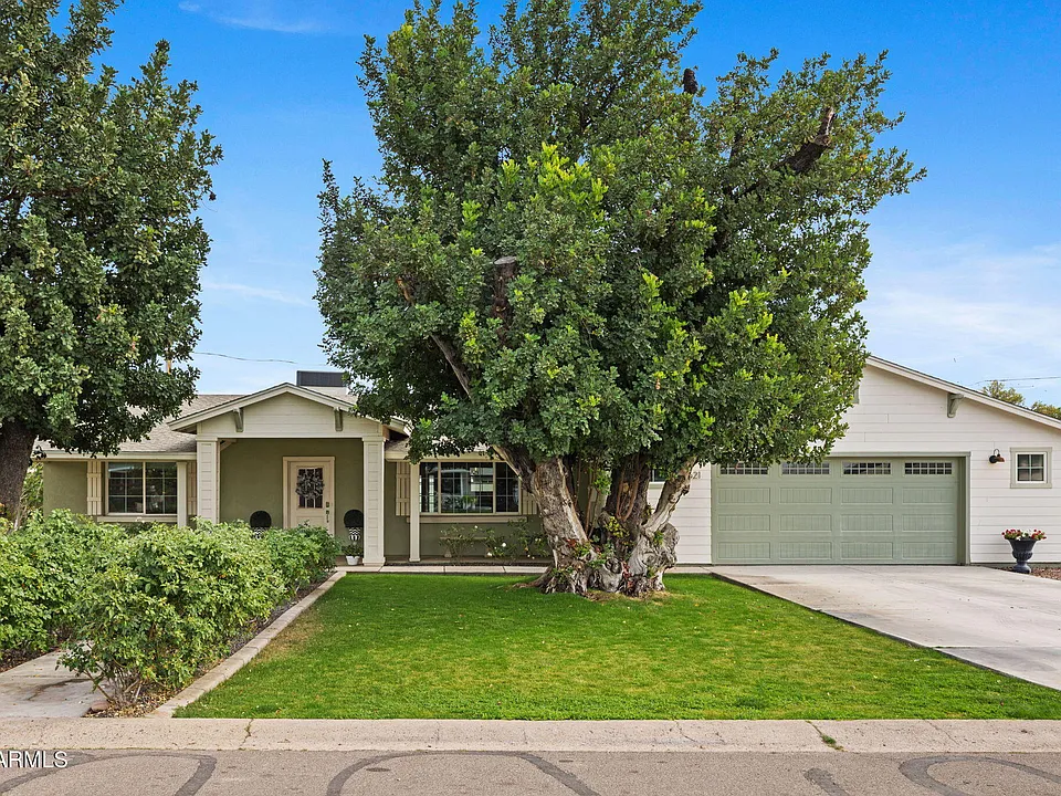3621 N Kachina Ln