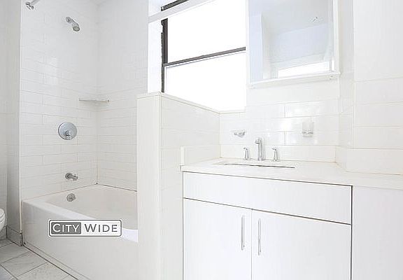 4th image of 145 W 55th St APT 4A