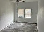Building Photo - 605 N 11th St