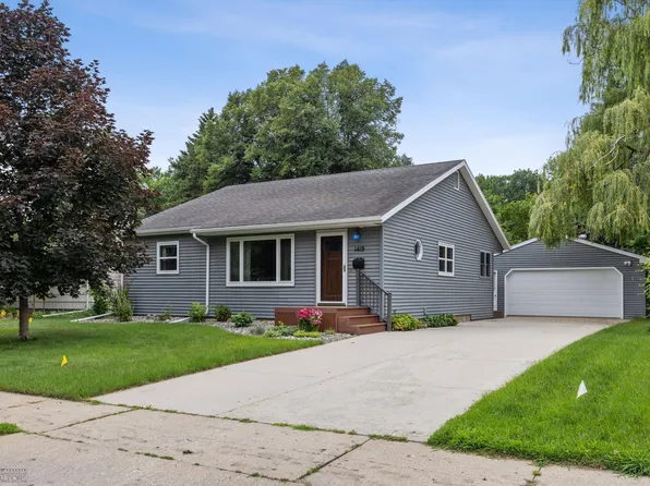 1419 13th St S, Moorhead, MN 56560
