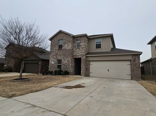 813 Fueller Dr, Aubrey, TX 76227