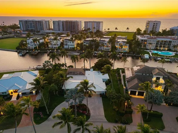 1795 Hurricane Harbor LN, NAPLES, FL 34102