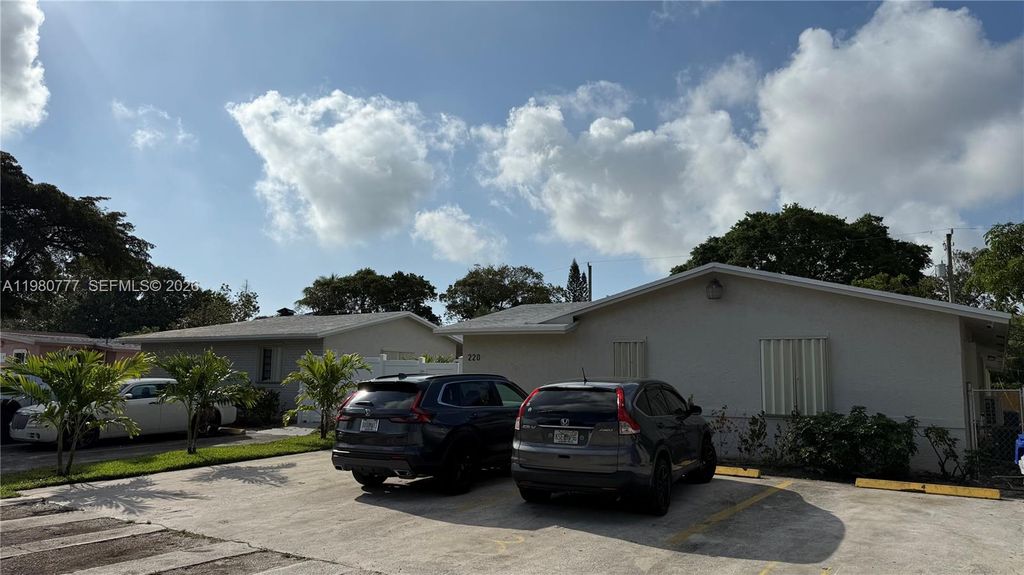 216 NW 12th St, photo 4