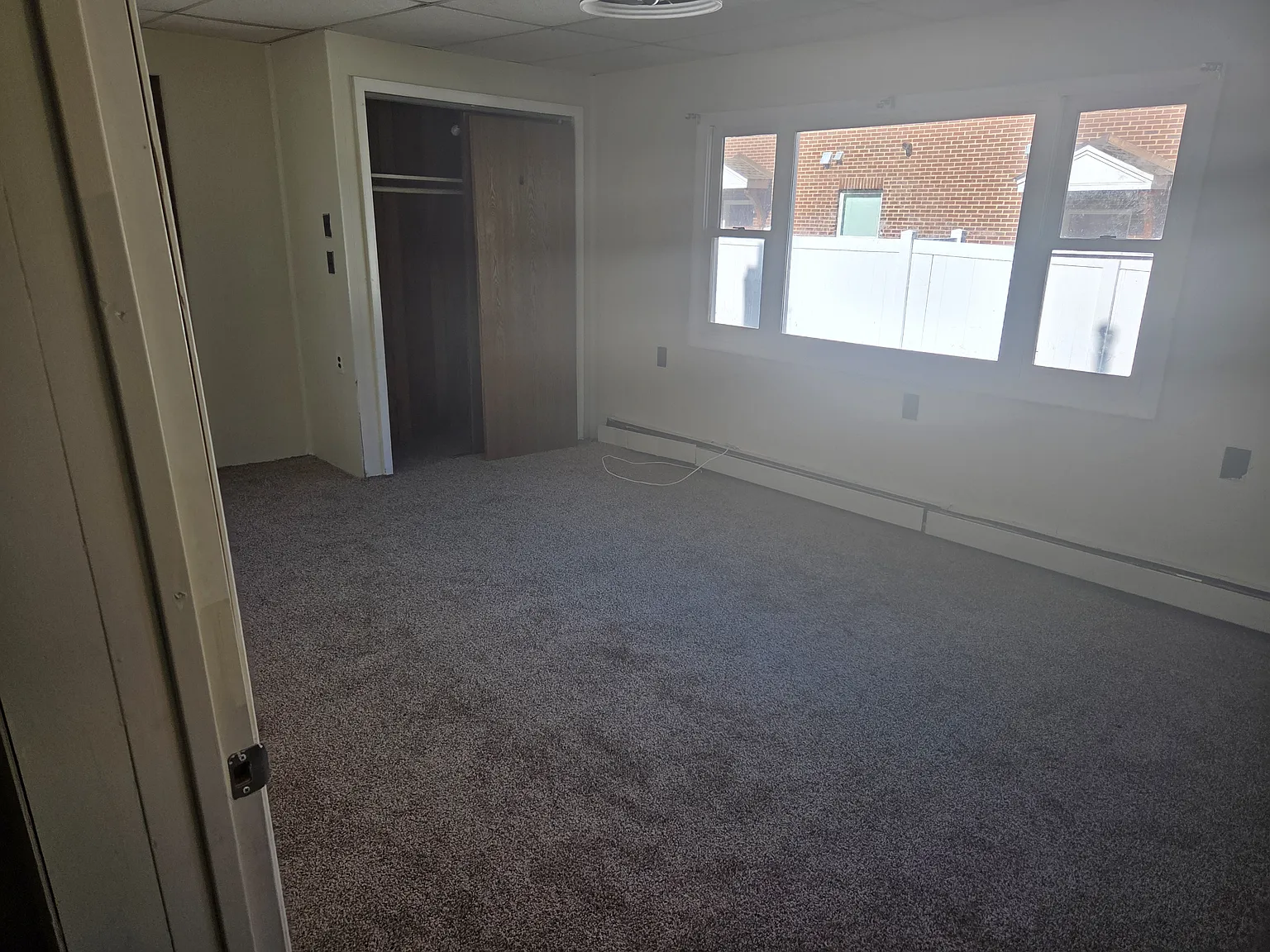3 bed, 1200 sqft, $1,650 — Photo 1