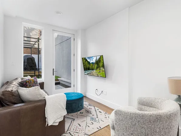 31 Bleecker St #1R, Brooklyn, NY 11221