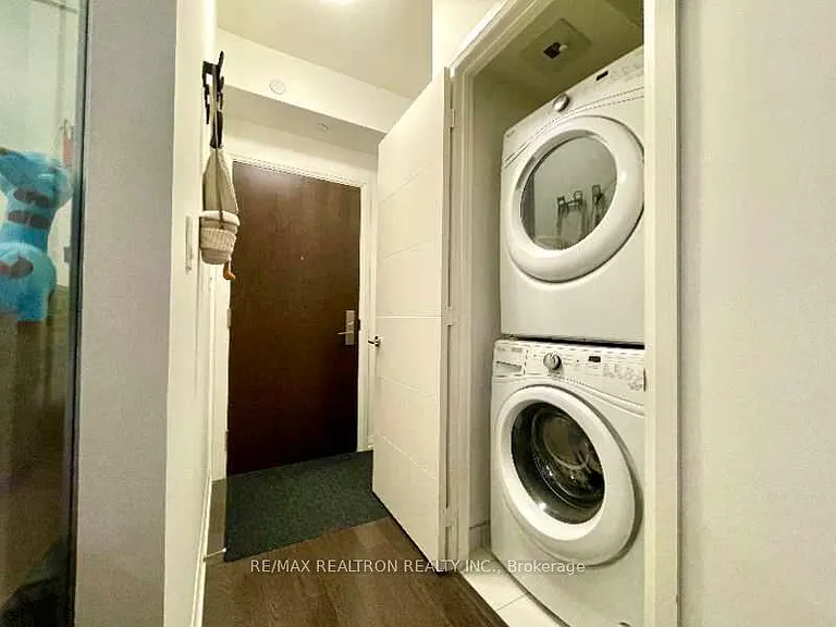 460 Adelaide St E #1516 — Photo 7