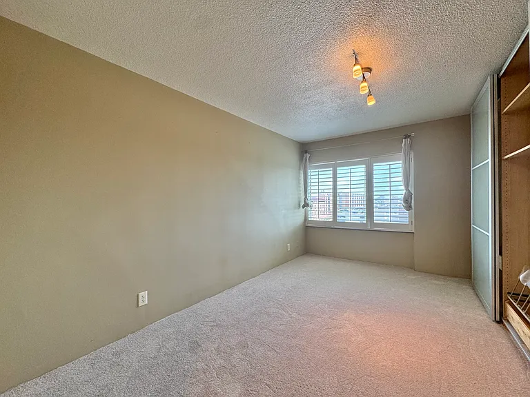 4545 Wornall Rd #1108 — Photo 12