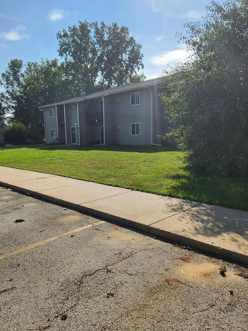 Petersburg Apartments — Photo 4
