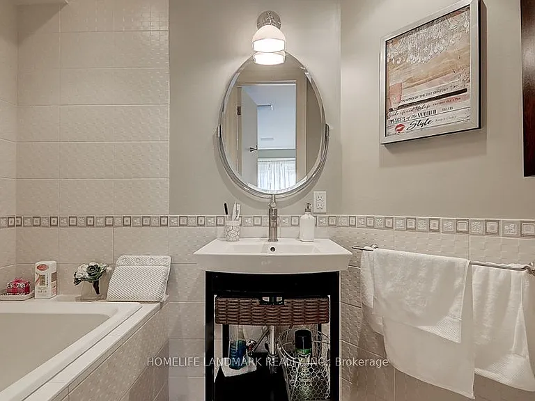 35 Gardiner Rd E — Photo 25