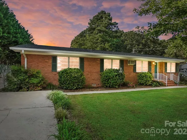 3301 Dan Hood Rd, Matthews, NC 28105