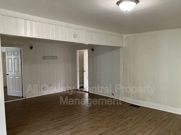 2304 Eufaula Ave — Photo 9