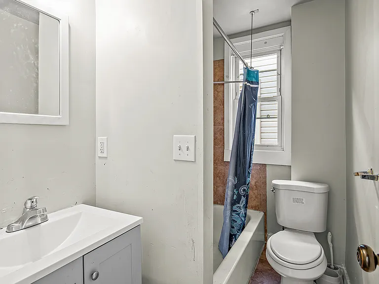 30 Wainwright St #3 — Photo 7