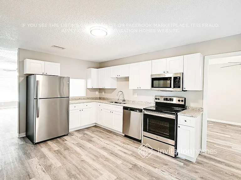 5825 Ithaca Cir W — Photo 7