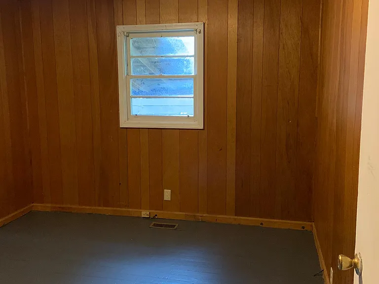515 Lawrence St — Photo 12