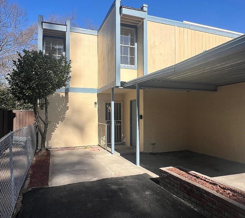 1st image of 786 Simpson Pl