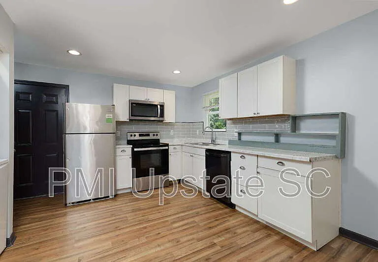 249 E Hampton Ave — Photo 7