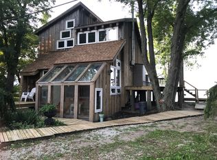8111 Sand Beach Rd, Oak Harbor, OH 43449