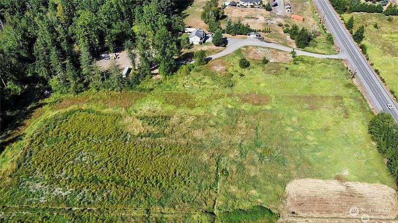 4th image of 2571 E Smith Road